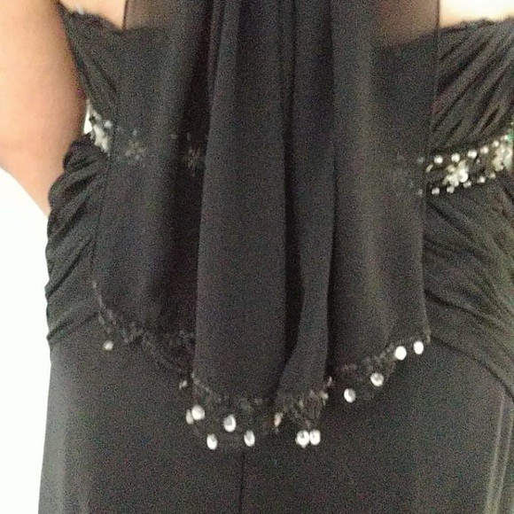 Black formal dress. - Picture 4 of 4